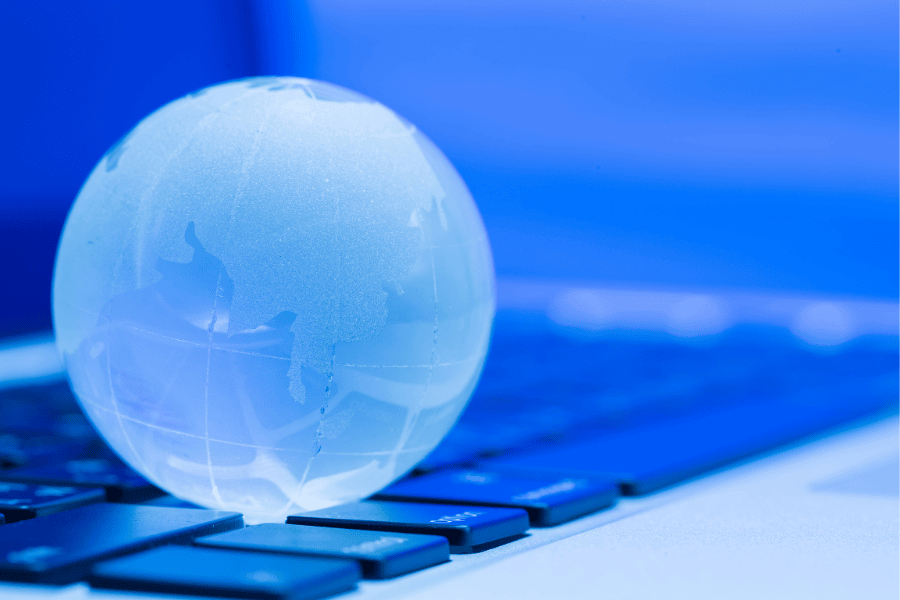 GCC (글로벌 역량 센터) vs 아웃소싱: 전략적 IT 투자를 위한 현명한 선택 가이드